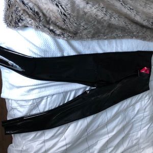 Commando patent leather legging size small